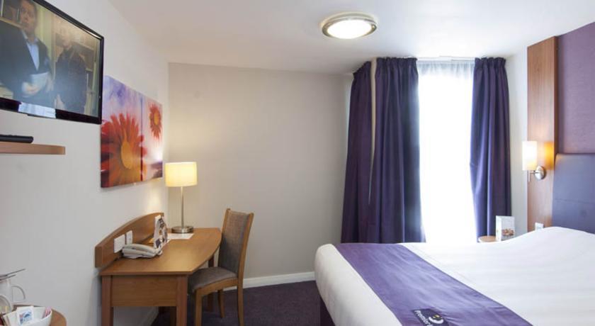 Premier Inn Chester Central - North Room photo