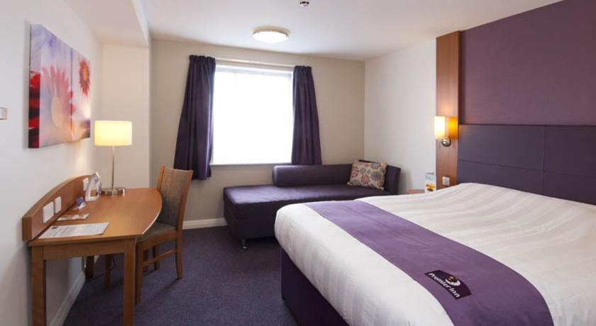 Premier Inn Chester Central - North Room photo