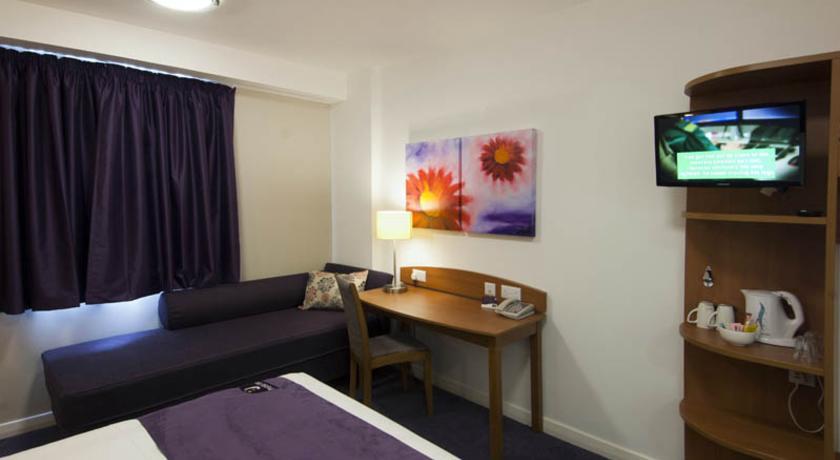 Premier Inn Chester Central - North Room photo