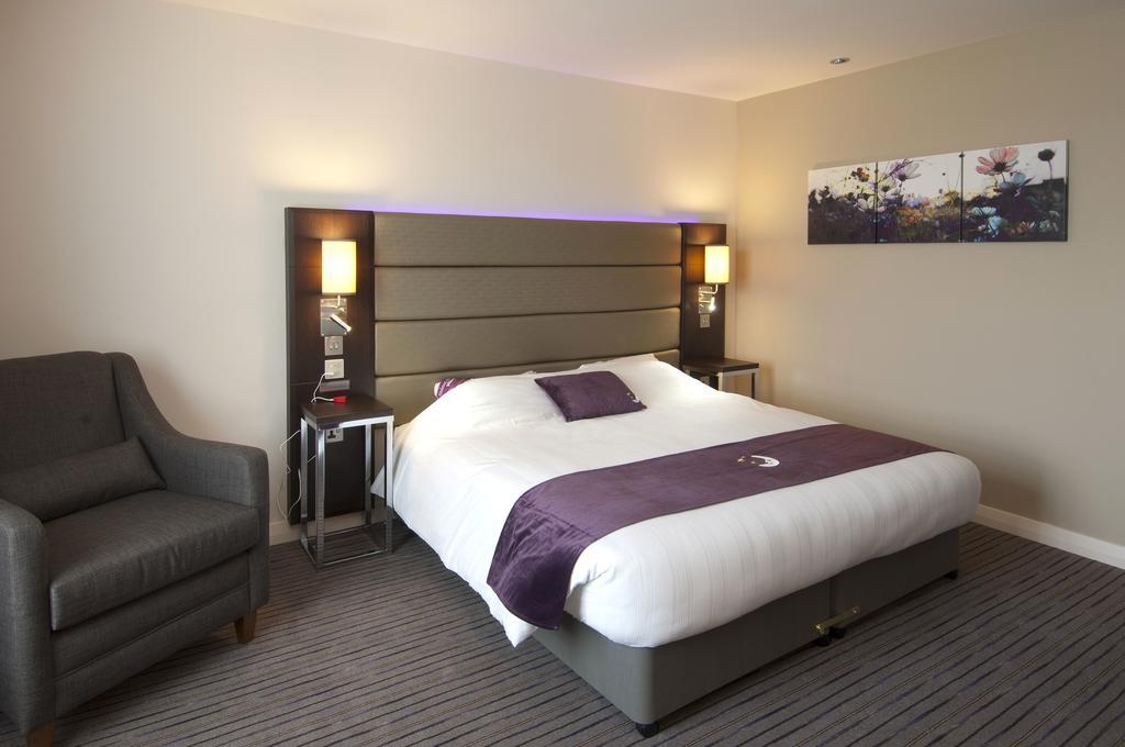 Premier Inn Chester Central - North Exterior photo