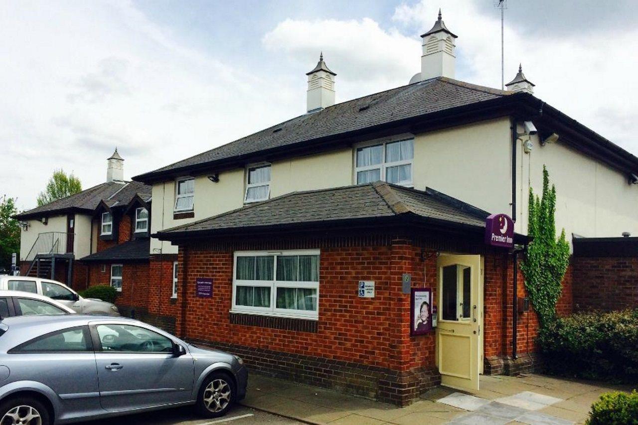 Premier Inn Chester Central - North Exterior photo